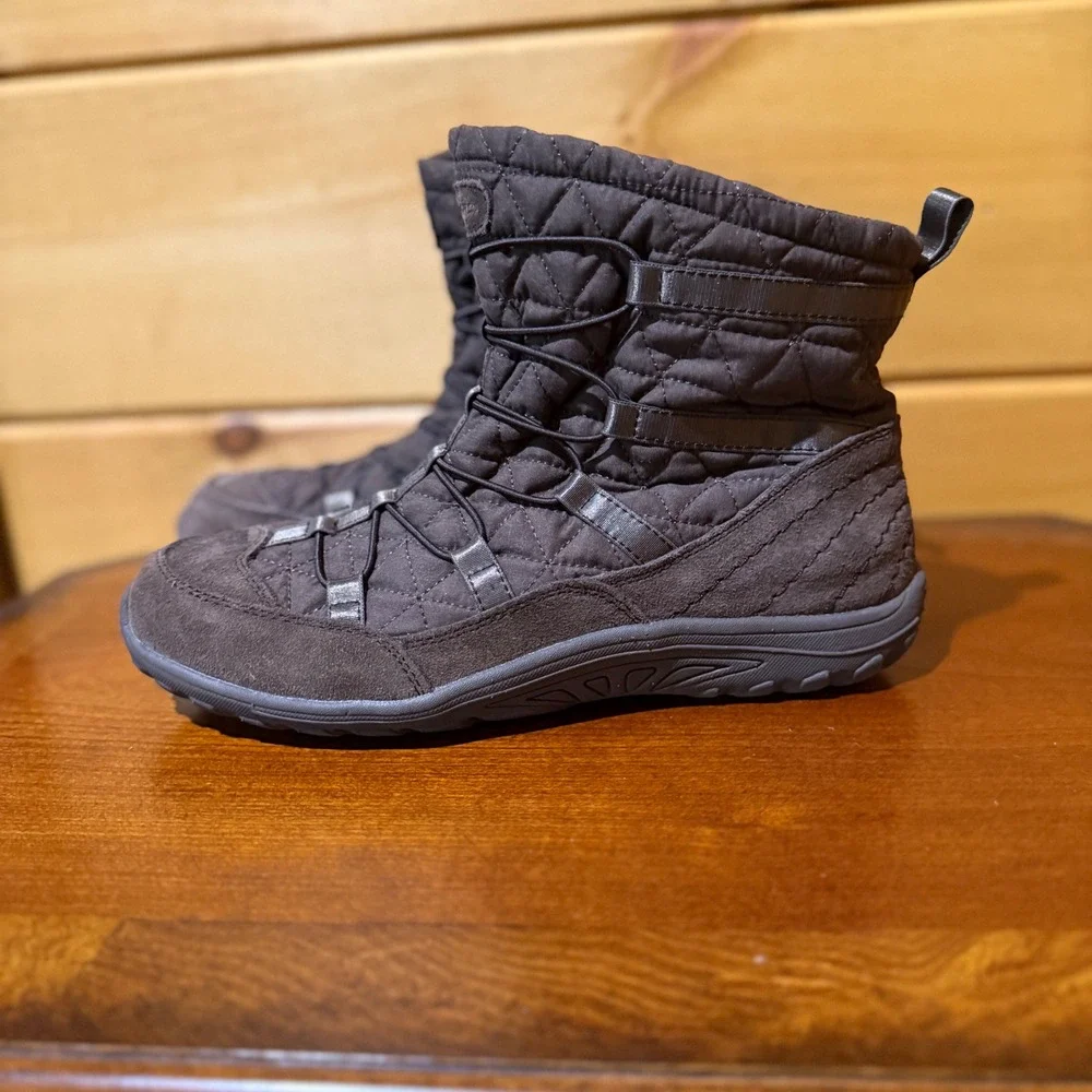 Skechers Relaxed Fit Chocolate Brown Quilted Faux Fur Winter Boots Womens 9